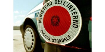 Ricoverato e piantonato in ospedale