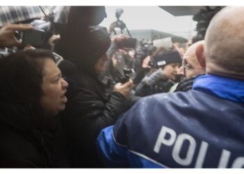 "Non assimilare la difesa alla causa dei clienti"