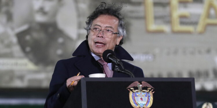 Il presidente colombiano indice una marcia a Bogotà prima di incontrare Trump