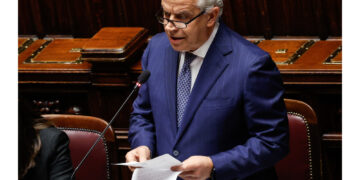 'Chi sfila a fianco di questi delinquenti offre loro una prospettiva di impunità"