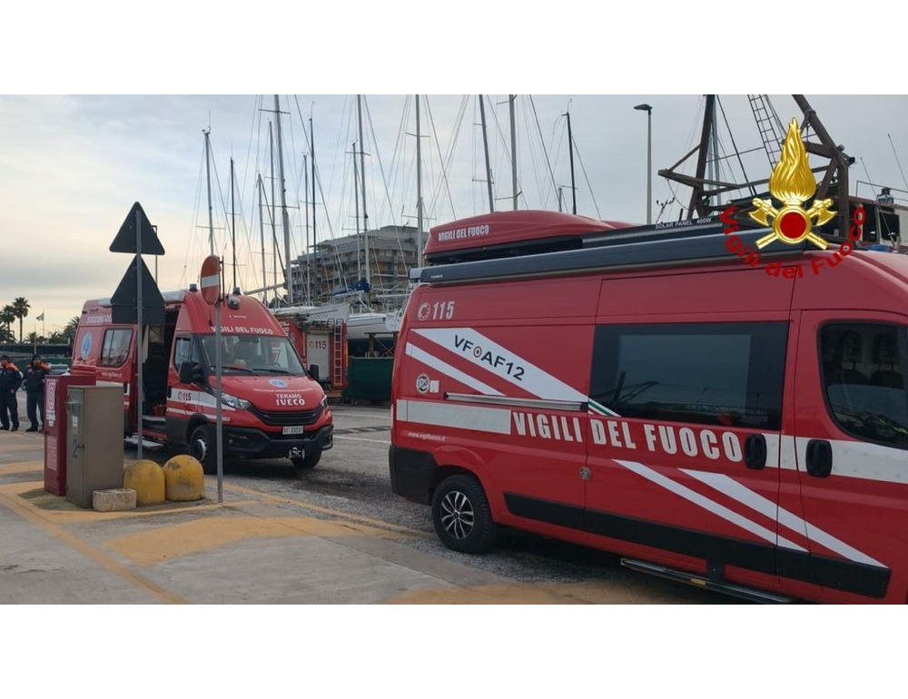 Picchia la madre e fugge, continuano le ricerche in mare a Civitanova Marche