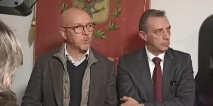 Vella : 'montagna di documenti