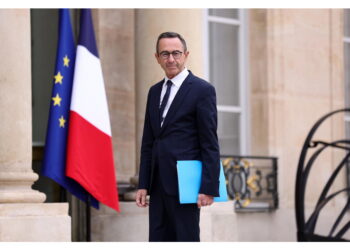 L'ex ministro lo ha anticipato ai suoi parlamentari in un messaggio