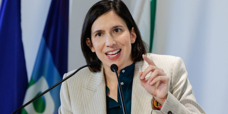 Girerò tutto il paese in lungo ed il largo insieme a tutto il Pd