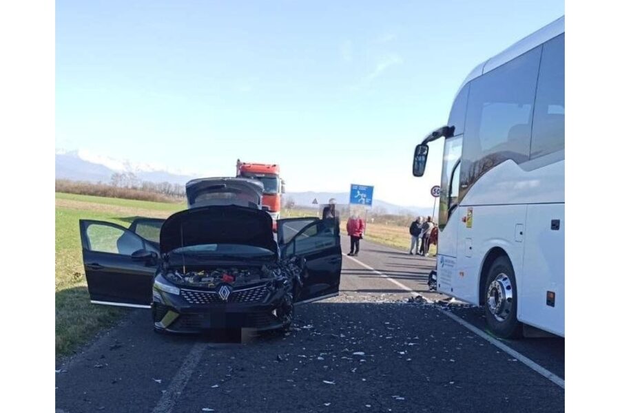 L'incidente ha coinvolto una comitiva diretta al santuario di Castelmonte