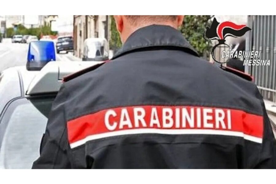 Per tentato femminicidio. Ha tentato anche di strangolarla e scaraventarla dalle scale