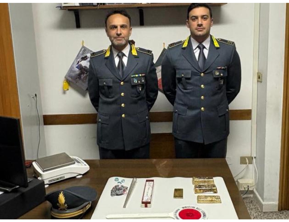 Sequestrati sei chili di lingotti d’oro e diamanti per 800 carati