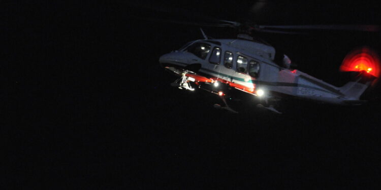 Per un errore tecnico è entrato nell'acqua ghiacciata