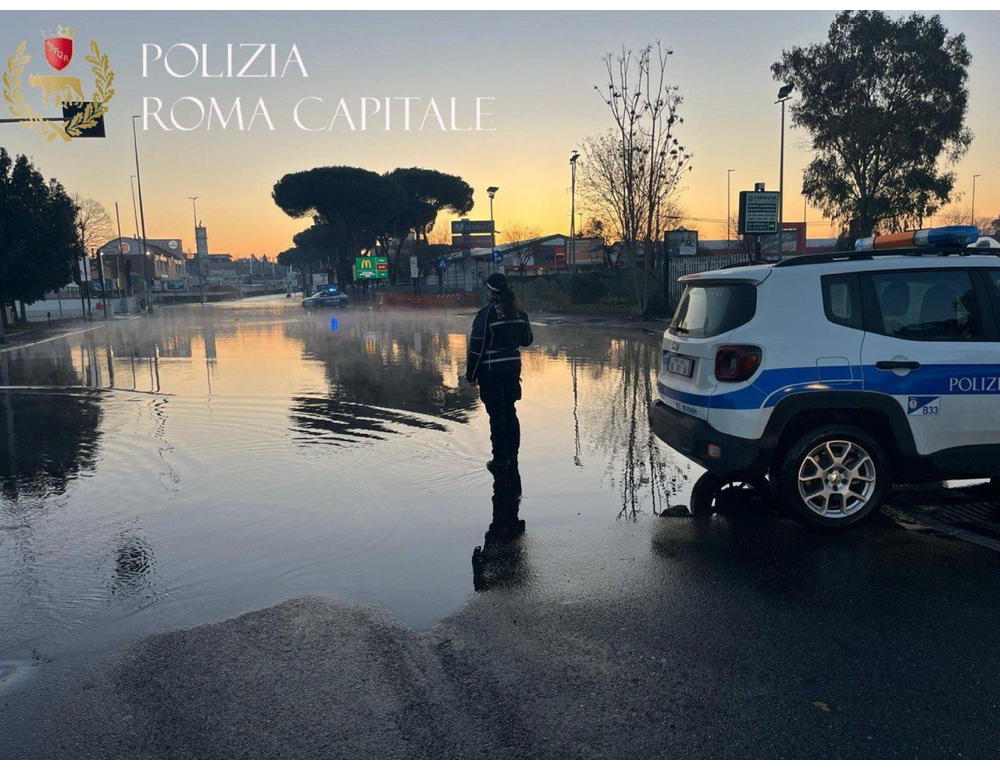 Si rompe una tubatura, palazzi senza acqua nel quadrante est di Roma