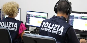 Operazione Squadra mobile. La vendita avveniva in casa; altri 19 indagati