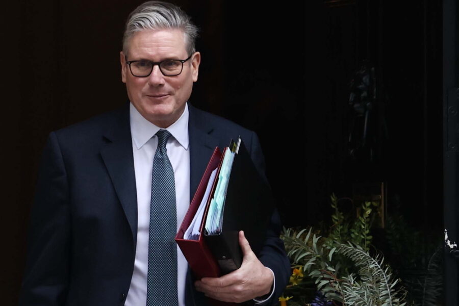 Il premier esclude le dimissioni dopo la debacle del Labour nella suppletiva