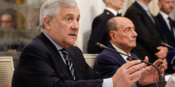 'Garantire libertà di manifestazione ma via gli estremisti come allo stadio'