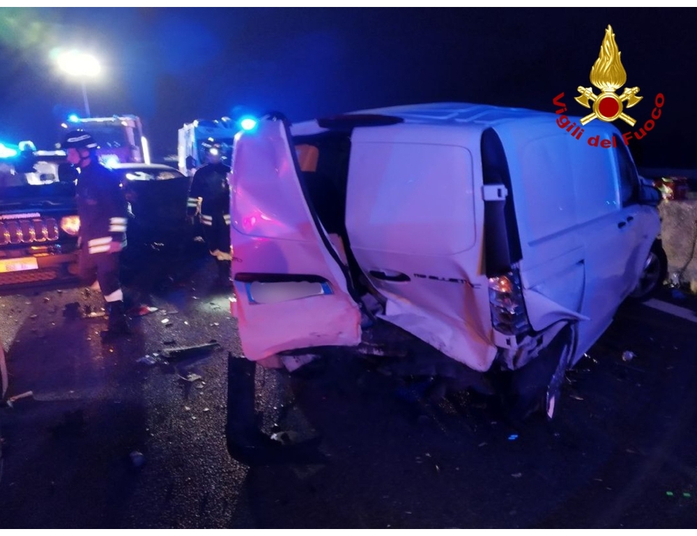 Tamponamento a catena sull’A1 nel Modenese, un morto e tre feriti