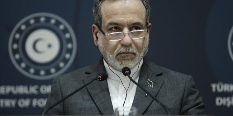 Araghchi: 'L'Iran usa la diplomazia per difendere gli interessi nazionali'