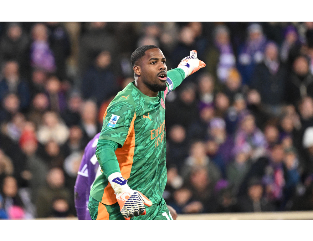 Urla razziste a Maignan, archiviate accuse a 5 tifosi friulani