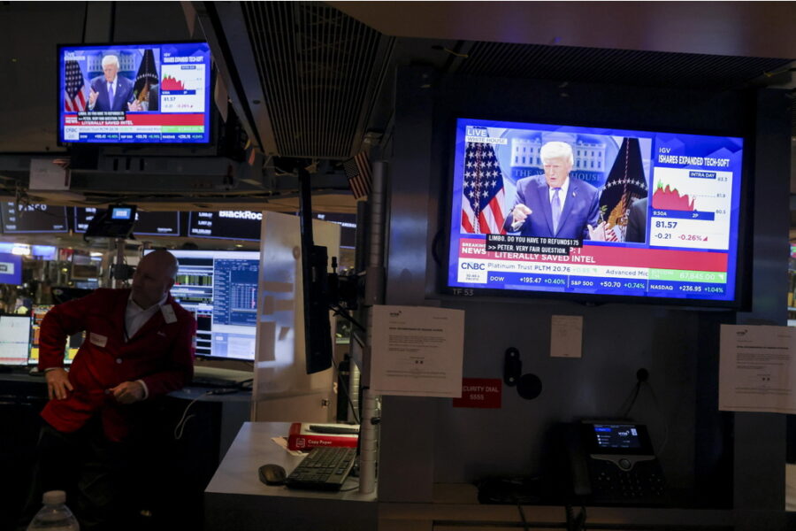 Trump è pronto a imporre nuove tariffe al 15% sotto diversa autorità legale