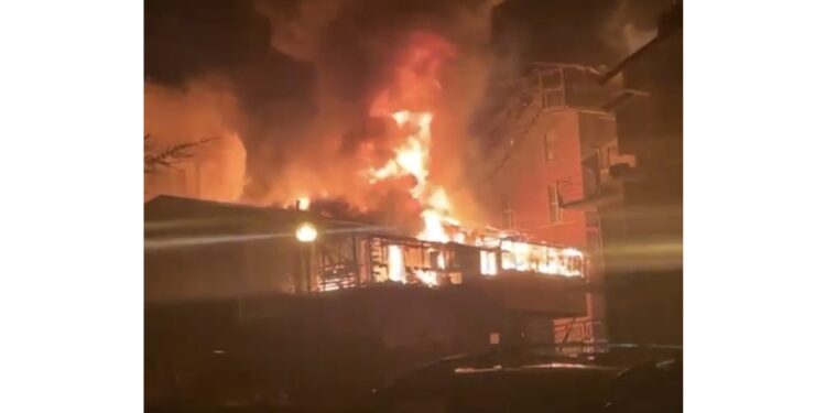 In corso accertamenti sulla natura del rogo