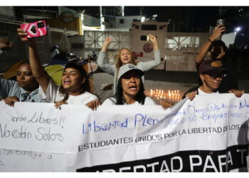 Seduta rinviata a giovedì tra le polemiche sulle liberazioni dei prigionieri politici