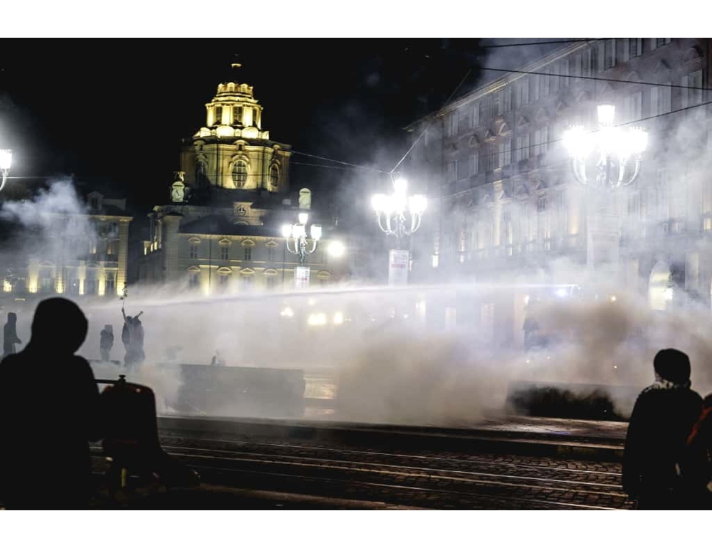 Violenze ai cortei pro Pal, di Askatasuna antagonisti ai domiciliari