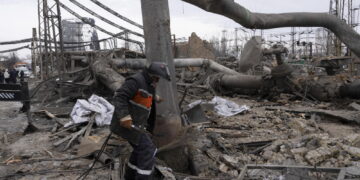 Il leader ucraino accusa 'sono dotati di componenti stranieri'