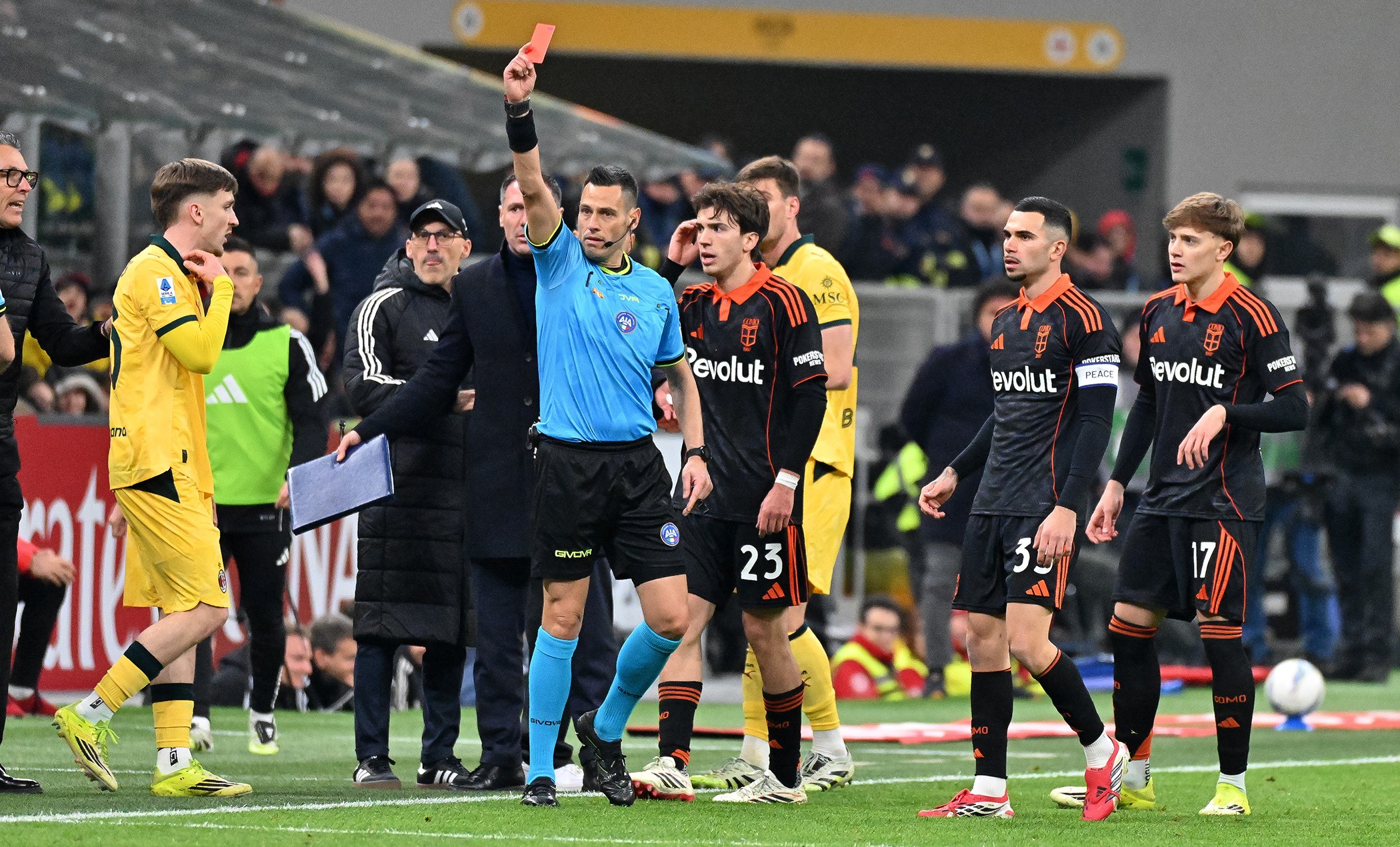 Il giudice sportivo dopo San Siro: tre squalifiche nel Como