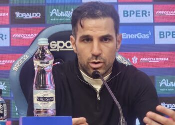 Cesc Fabregas in sala stampa a Napoli