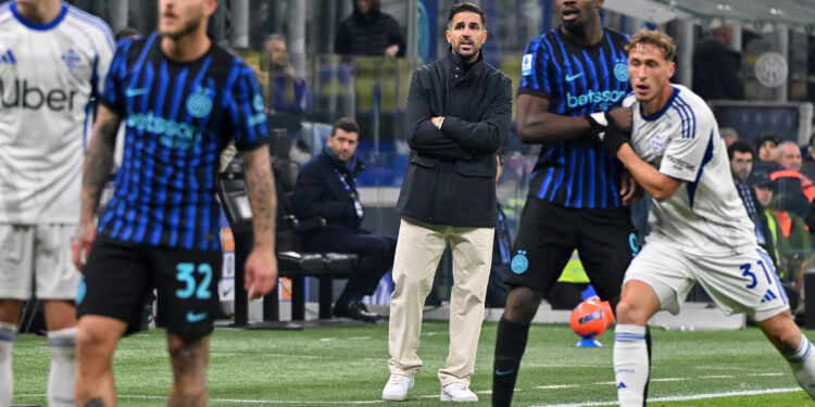 Cesc Fabregas a San Siro durante Inter-Como (foto Roberto Colombo)