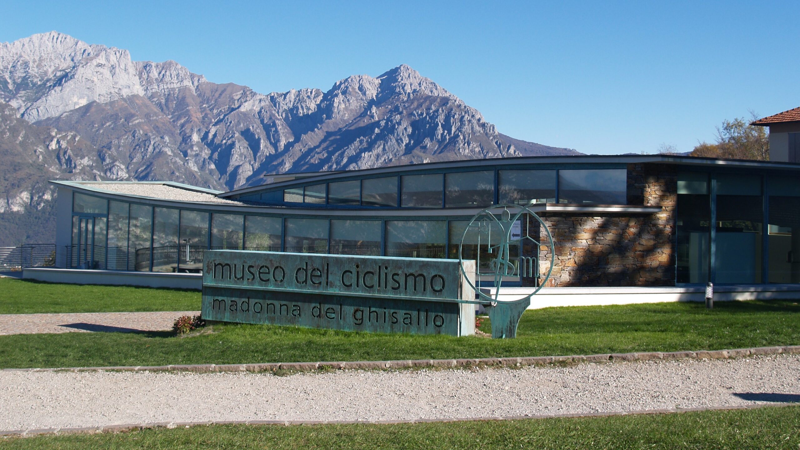 Sabato riapre il Museo del Ciclismo con la mostra “Montagne da leggenda, storie di campioni”