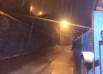 I primi fiocchi caduti questa sera a San Fedele in Valle Intelvi