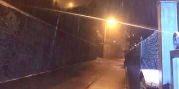 I primi fiocchi caduti questa sera a San Fedele in Valle Intelvi