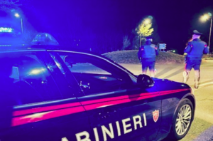 Fugge dopo l’incidente, era alla guida ubriaco. Denunciato e patente ritirata