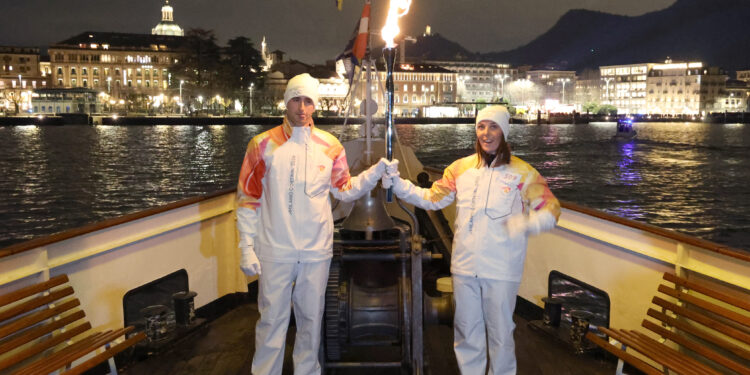 I canottieri Della Valle e Mondelli sul piroscafo Concordia da Cernobbio a Como