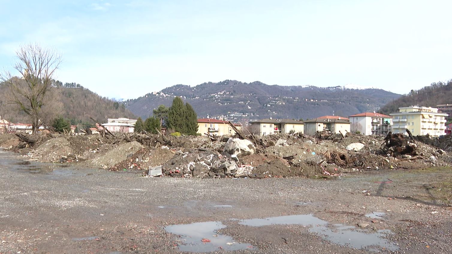 Detriti a Muggiò, petizione online dei residenti: “Chiediamo la rimozione”