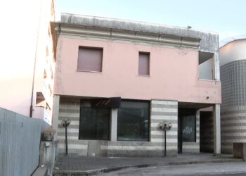 edificio comunale piazza della Tessitrice