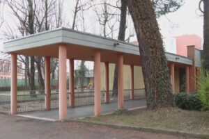 Chiusura dell’asilo di via Varesina: tutto tace, il trasferimento nell’ex nido slitta ancora