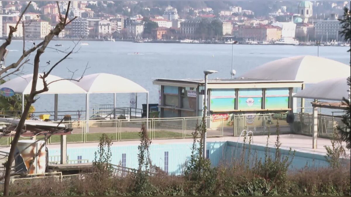 La svolta: il lido di Villa Olmo resta allo storico gestore per un’altra stagione