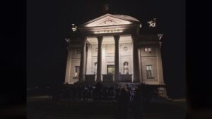 Como, il Tempio si illumina per dare il via ufficiale alle celebrazioni Voltiane