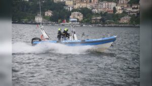 Divieto di promuovere tour in barca e attività ai turisti, prime multe a Como