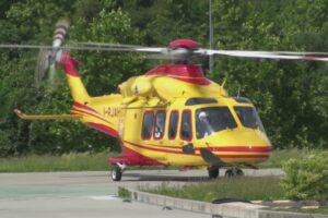 Precipita per 12 metri mentre pulisce il bosco a Nesso, grave una donna di 53 anni