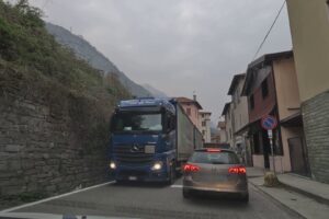 Ordinanza anti-caos sulla Regina per ridurre i disagi sulla strada del lago