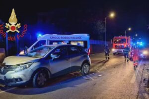 Incidente tra due auto nella notte ad Alzate Brianza, tre feriti