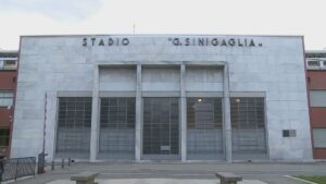 Polemiche fuori dalla porta, il Como pensa a se stesso e al Pisa