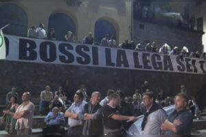 Lega di Como in lutto per la morte di Bossi, annullato l’evento di stasera sul referendum
