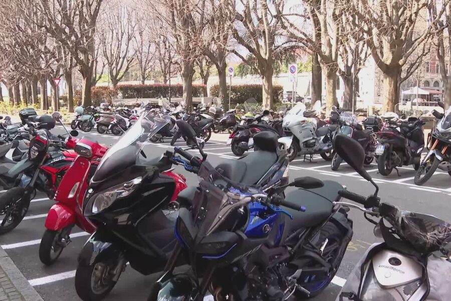 Nuovi parcheggi in città, ma non per le auto, Como sempre più a misura di moto