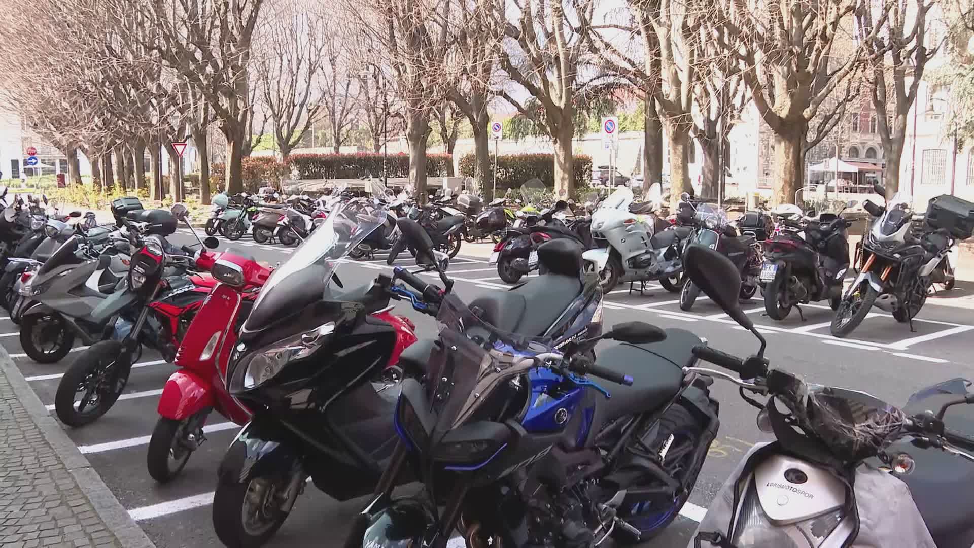 Nuovi parcheggi in città, ma non per le auto, Como sempre più a misura di moto