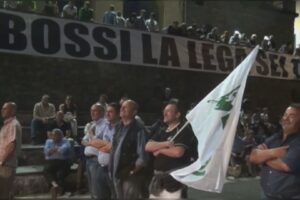 Dai primi passi nella politica italiana al rapporto con Lezzeno: addio a Umberto Bossi