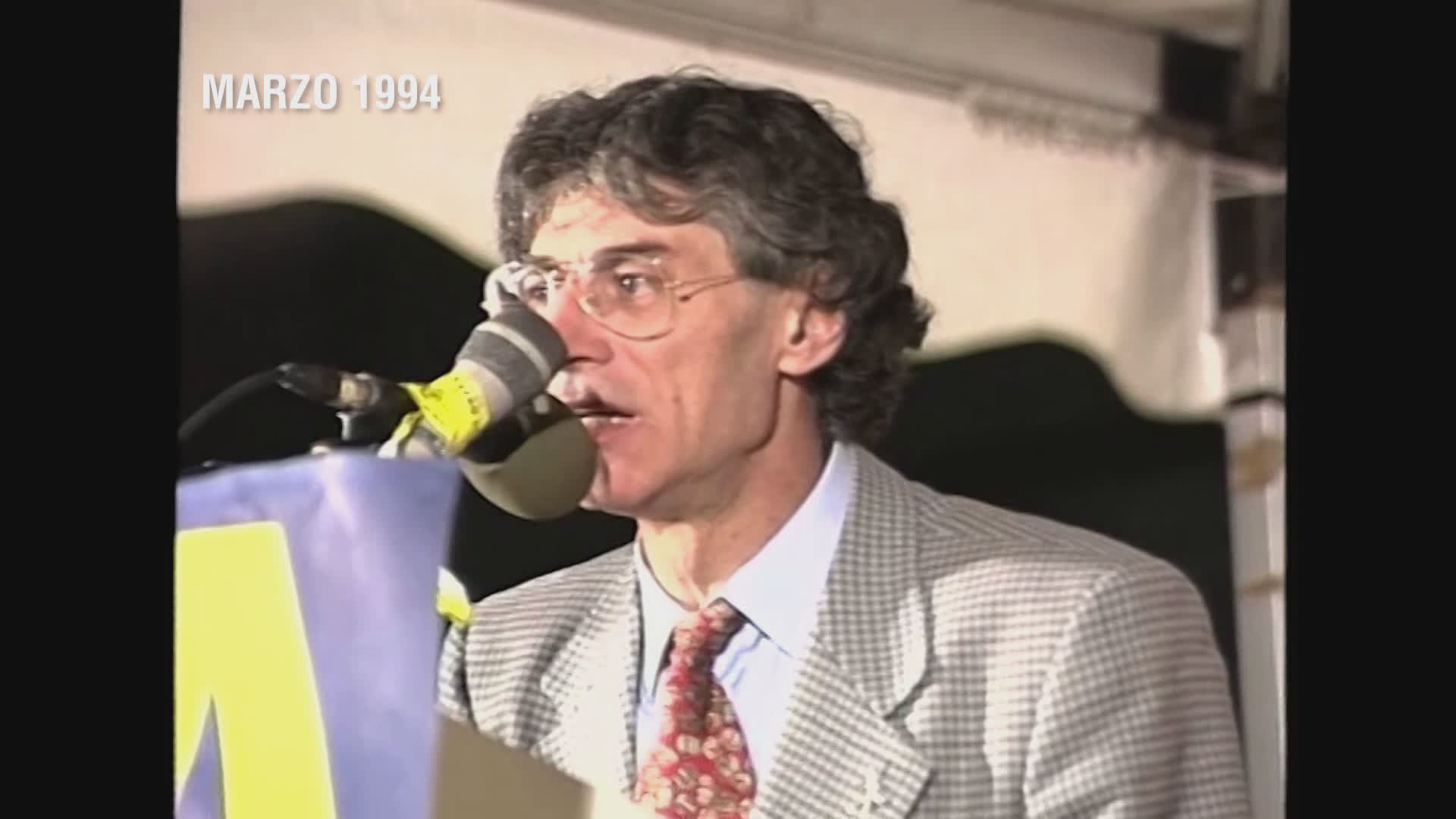 “Roma ladrona” e ambizioni di indipedenza: Bossi a Como negli anni ruggenti della Lega