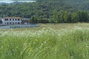L’ultimo saluto a Umberto Bossi: i funerali domenica a Pontida in diretta su Etv
