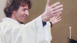 L’annuncio del cardinale Cantoni: “Diamo inizio al processo di beatificazione di don Roberto Malgesini”