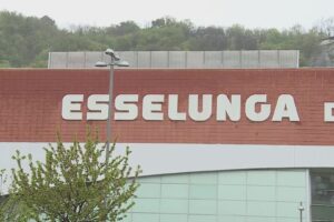 Baby ladri in trasferta da Como a Milano, fermati dopo un furto al supermercato